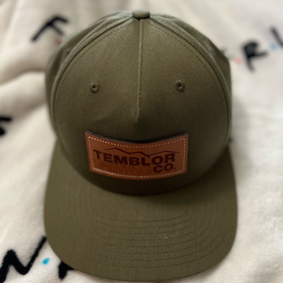 Hat - Picture 3 of 4